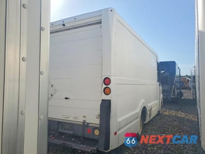 Trzecie zdjęcie samochodu z tyłu: 2015 ISUZU NPR DELIVERY TRUCK VIN:JALB4T174F7W00545 - miniatura