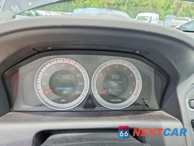 Zdjęcie 9 z 12 samochodu: 2011 VOLVO XC60 T6 VIN:YV4902DZ2B2202645 - miniatura