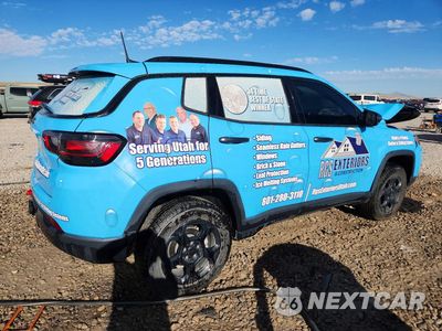 Trzecie zdjęcie samochodu z tyłu: 2023 JEEP COMPASS TRAILHAWK VIN:3C4NJDDN0PT508482 - miniatura