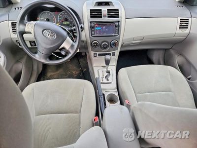 Zdjęcie 8 z 13 samochodu: 2013 TOYOTA COROLLA LE VIN:2T1BU4EE9DC940396 - miniatura