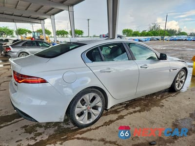 Trzecie zdjęcie samochodu z tyłu: 2020 JAGUAR XE S VIN:SAJAE4FX9LCP62815 - miniatura