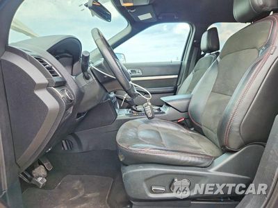 Zdjęcie 7 z 12 samochodu: 2018 FORD EXPLORER XLT VIN:1FM5K8D81JGC52553 - miniatura