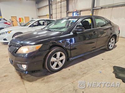 2011 TOYOTA CAMRY SE 4T1BF3EK9BU745596 - główne zdjęcie licytacji z USA - miniatura