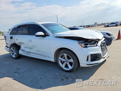 Czwarte zdjęcie samochodu z boku: 2020 AUDI Q7 PREMIUM VIN:WA1AXAF71LD002244 - miniatura