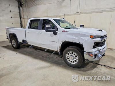 Czwarte zdjęcie samochodu z boku: 2024 CHEVROLET SILVERADO K3500 LT VIN:1GC4YTE70RF296732 - miniatura