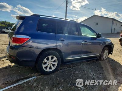 Trzecie zdjęcie samochodu z tyłu: 2013 TOYOTA HIGHLANDER PLUS VIN:5TDBK3EH0DS260954 - miniatura