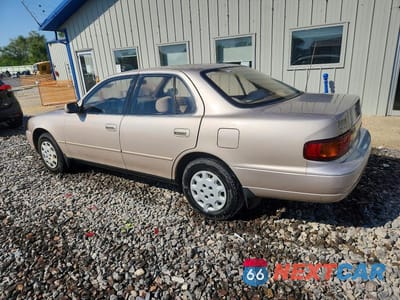 Drugie zdjęcie samochodu z przodu: 1995 TOYOTA CAMRY LE VIN:4T1SK12E1SU872390 - miniatura