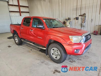 Czwarte zdjęcie samochodu z boku: 2013 TOYOTA TACOMA V6 VIN:3TMLU4EN3DM113148 - miniatura