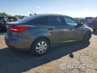 Trzecie zdjęcie samochodu z tyłu: 2018 FORD FOCUS S VIN:1FADP3E21JL293406 - miniatura