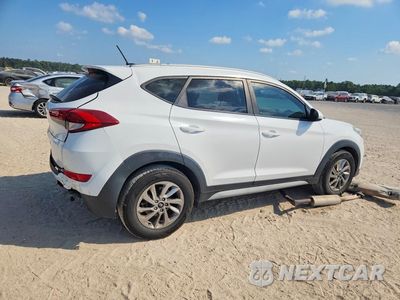 Trzecie zdjęcie samochodu z tyłu: 2017 HYUNDAI TUCSON SE VIN:KM8J33A49HU407586 - miniatura