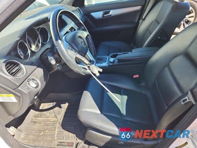 Zdjęcie 7 z 12 samochodu: 2014 MERCEDES-BENZ C 300 4MATIC VIN:WDDGF8AB9EG177615 - miniatura