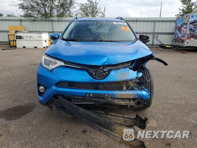 Piąte zdjęcie samochodu w środku: 2018 TOYOTA RAV4 XLE VIN:JTMRFREV2JJ238944 - miniatura