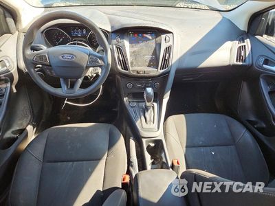 Zdjęcie 8 z 12 samochodu: 2015 FORD FOCUS SE VIN:1FADP3F22FL263207 - miniatura