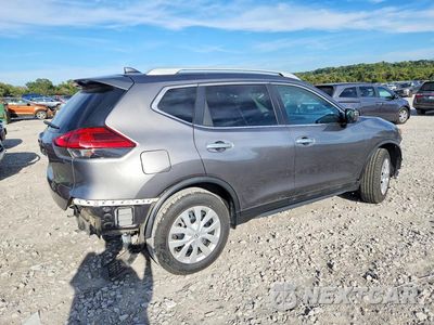 Trzecie zdjęcie samochodu z tyłu: 2017 NISSAN ROGUE S VIN:5N1AT2MT3HC825726 - miniatura