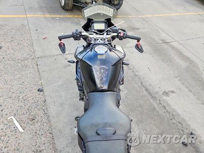 Zdjęcie 6 z 9 samochodu: 2017 YAMAHA FZ10 VIN:JYARN48E1HA000221 - miniatura