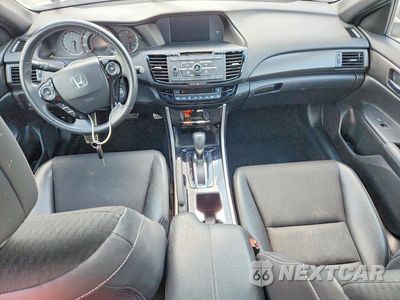 Zdjęcie 8 z 12 samochodu: 2017 HONDA ACCORD SPORT VIN:1HGCR2F52HA023305 - miniatura