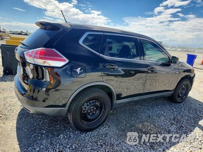 Trzecie zdjęcie samochodu z tyłu: 2016 NISSAN ROGUE S VIN:KNMAT2MV0GP635461 - miniatura