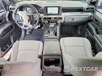 Zdjęcie 8 z 12 samochodu: 2025 TOYOTA TACOMA SR5 VIN:3TMLB5JN3SM198569 - miniatura