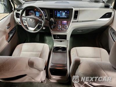 Zdjęcie 8 z 13 samochodu: 2015 TOYOTA SIENNA LE VIN:5TDKK3DCXFS646418 - miniatura