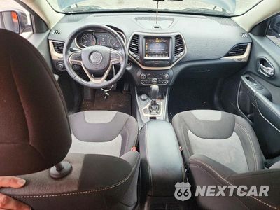 Zdjęcie 8 z 13 samochodu: 2014 JEEP CHEROKEE LATITUDE VIN:1C4PJMCS7EW147582 - miniatura