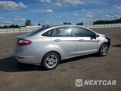 Trzecie zdjęcie samochodu z tyłu: 2019 FORD FIESTA SE VIN:3FADP4BJ7KM146119 - miniatura