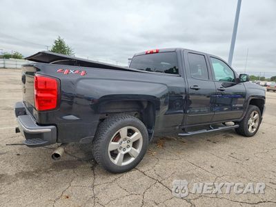 Trzecie zdjęcie samochodu z tyłu: 2018 CHEVROLET SILVERADO K1500 LT VIN:1GCVKREC8JZ239347 - miniatura