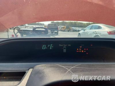 Zdjęcie 9 z 12 samochodu: 2013 TOYOTA PRIUS C FOUR VIN:JTDKDTB30D1045851 - miniatura