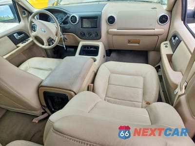 Zdjęcie 8 z 13 samochodu: 2003 FORD EXPEDITION XLT VIN:1FMRU15W23LA96890 - miniatura