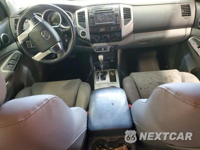 Zdjęcie 8 z 12 samochodu: 2013 TOYOTA TACOMA V6 VIN:3TMLU4EN0DM126147 - miniatura