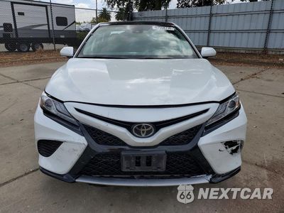 Piąte zdjęcie samochodu w środku: 2019 TOYOTA CAMRY XSE VIN:4T1B61HK0KU726080 - miniatura