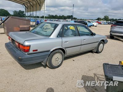 Trzecie zdjęcie samochodu z tyłu: 1989 TOYOTA CAMRY DELUXE VIN:4T1SV21E6KU109005 - miniatura