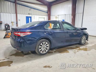Trzecie zdjęcie samochodu z tyłu: 2018 TOYOTA CAMRY LE VIN:4T1B11HK6JU604384 - miniatura