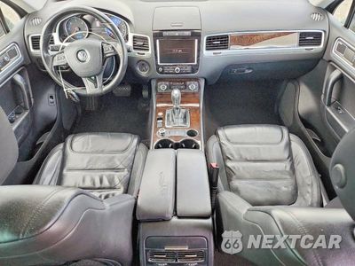 Zdjęcie 8 z 12 samochodu: 2014 VOLKSWAGEN TOUAREG V6 TDI VIN:WVGEP9BP7ED001478 - miniatura