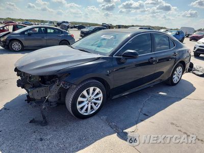 2020 TOYOTA CAMRY LE 4T1C11AK8LU399748 - główne zdjęcie licytacji z USA - miniatura