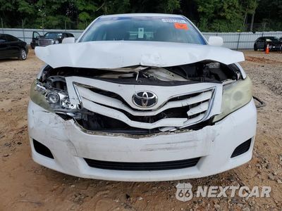 Piąte zdjęcie samochodu w środku: 2011 TOYOTA CAMRY LE VIN:4T1BF3EK2BU581592 - miniatura