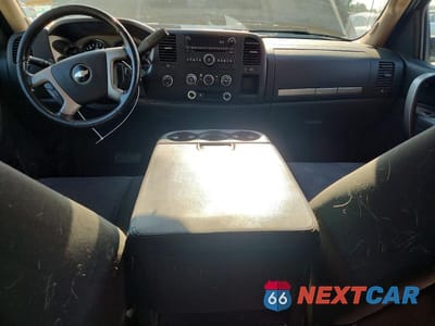 Zdjęcie 8 z 12 samochodu: 2010 CHEVROLET SILVERADO K1500 LT VIN:3GCRKSEAXAG193317 - miniatura