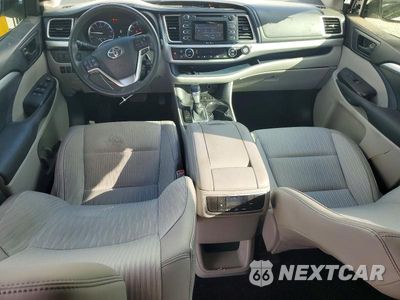 Zdjęcie 8 z 13 samochodu: 2015 TOYOTA HIGHLANDER LE PLUS VIN:5TDBKRFH8FS191712 - miniatura