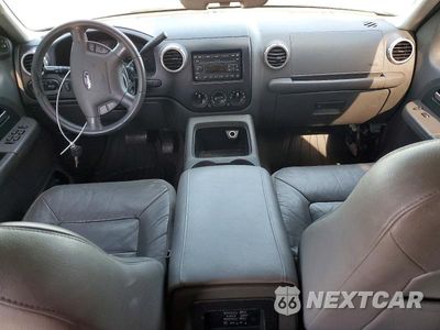 Zdjęcie 8 z 14 samochodu: 2003 FORD EXPEDITION XLT VIN:1FMRU15W73LC07482 - miniatura