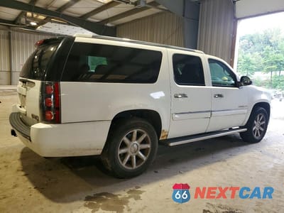 Trzecie zdjęcie samochodu z tyłu: 2008 GMC YUKON XL DENALI VIN:1GKFK66888J190791 - miniatura