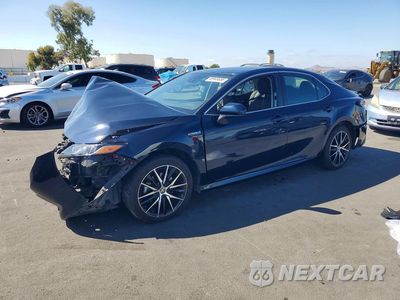 2021 TOYOTA CAMRY LE 4T1C31AK7MU568363 - główne zdjęcie licytacji z USA - miniatura
