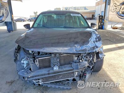 Piąte zdjęcie samochodu w środku: 2018 VOLKSWAGEN PASSAT SE VIN:1VWBA7A37JC025868 - miniatura