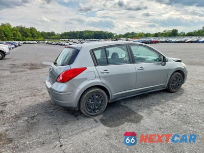 Trzecie zdjęcie samochodu z tyłu: 2008 NISSAN VERSA 1.8 S VIN:3N1BC13E38L445623 - miniatura