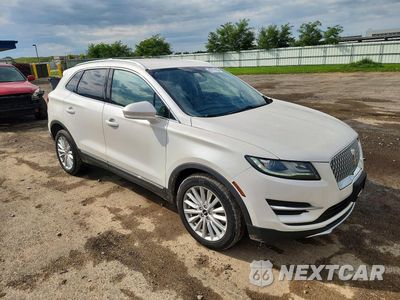 Czwarte zdjęcie samochodu z boku: 2019 LINCOLN MKC VIN:5LMCJ1D95KUL26549 - miniatura