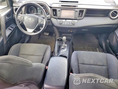 Zdjęcie 8 z 13 samochodu: 2016 TOYOTA RAV4 XLE VIN:JTMWFREVXGD084591 - miniatura