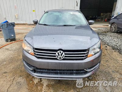 Piąte zdjęcie samochodu w środku: 2013 VOLKSWAGEN PASSAT SE VIN:1VWBP7A36DC081903 - miniatura
