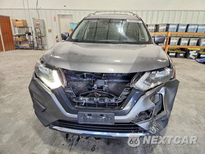 Piąte zdjęcie samochodu w środku: 2019 NISSAN ROGUE SV VIN:JN8AT2MV9KW382241 - miniatura
