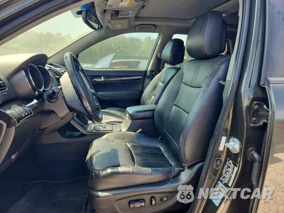 Zdjęcie 7 z 13 samochodu: 2013 KIA SORENTO EX VIN:5XYKU4A2XDG321550 - miniatura