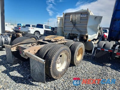 Trzecie zdjęcie samochodu z tyłu: 1996 FREIGHTLINER FLD120 SEMI TRUCK VIN:1FUYDZYB9TL598490 - miniatura