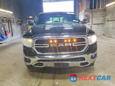 Piąte zdjęcie samochodu w środku: 2019 RAM 1500 BIG HORN/LONE STAR VIN:1C6SRFFT2KN849837 - miniatura