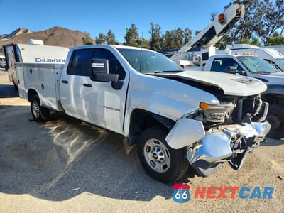 Czwarte zdjęcie samochodu z boku: 2022 CHEVROLET SILVERADO C2500 HEAVY DUTY VIN:1GB2WLE76NF230634 - miniatura